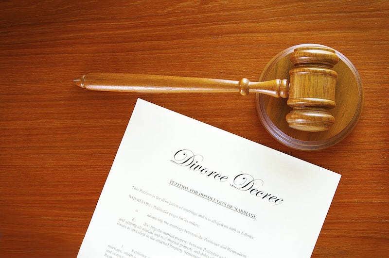 Court hammer and divorce papers